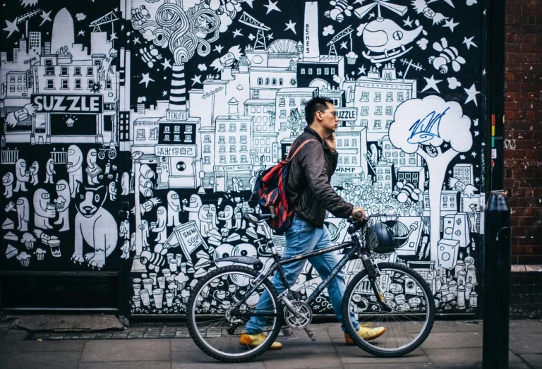 Seguro para bicicletas já inclui proteção para e-bikes, usadas e até arranhões