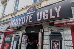 Brasileira ganha processo por assédio racial na Inglaterra hoje