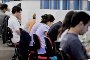 Concursos 2026: confira agora editais e salários de até R$ 21 mil