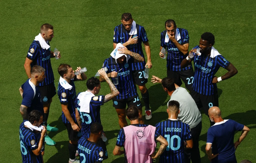 Copa do Mundo 2026 terá duas pausas para hidratação em todos os jogos Copa do Mundo 2026 terá duas pausas para hidratação em todos os jogos