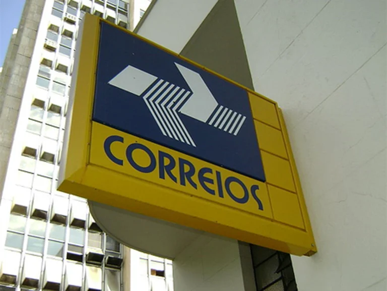 Correios aprovam empréstimo de R$ 20 bi em meio a rombo crescente e alerta da Fazenda