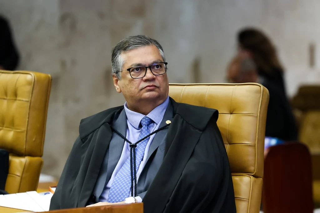 Dino manda PF investigar novas irregularidades em emendas Pix Dino manda PF investigar novas irregularidades em emendas Pix