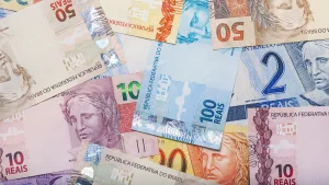 Governo revisa para baixo projeção do salário mínimo de 2026; entenda a correção