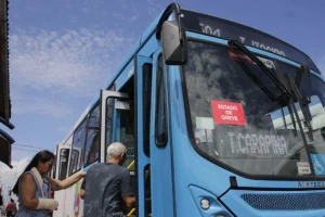 Greve de ônibus no ES: rodoviários da Grande Vitória aprovam paralisação total a partir de terça-feira (9)
