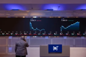 Ibovespa dispara 1,46% e retoma 160 mil pontos com dados do IPCA-15 hoje