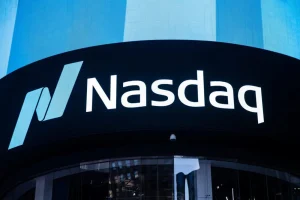 Nasdaq lança sessão noturna, permitindo negociar ações de EUA 4 horas a mais