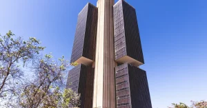 Por que o Brasil é um dos países que mais vai cortar os juros, segundo o Citi