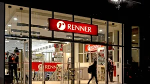 Renner (LREN3) anuncia R$ 223,7 mi em proventos, programa de recompra e ação sobe 4%