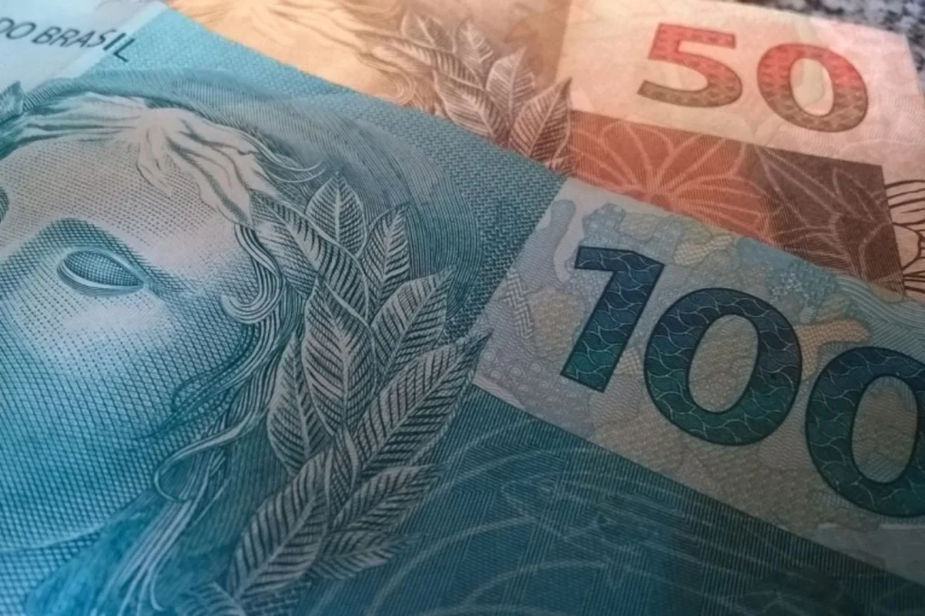 Salário mínimo de R$ 1.621 em 2026: veja como o reajuste muda benefícios e programas sociais Salário mínimo de R$ 1.621 em 2026: veja como o reajuste muda benefícios e programas sociais