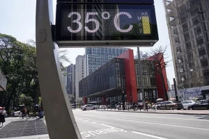 São Paulo e mais 100 cidades enfrentam onda de calor record até o Natal