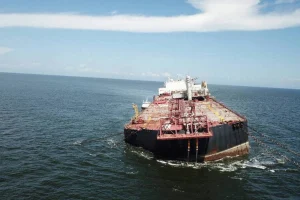 Trump desbanca Maduro bloqueando petroleiros e rotulando Venezuela como terrorismo