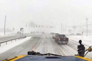 Trump decreta estado de emergência nos EUA após tempestade de inverno atingir 670 mil pessoas