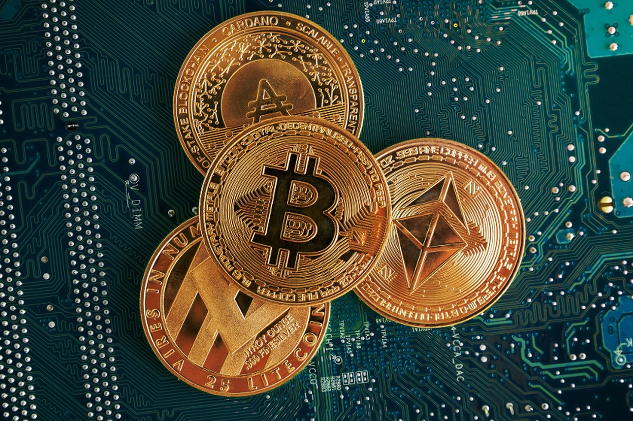 Bitcoin e Ethereum caem mais de 4% na semana com conflito EUA-Irã hoje