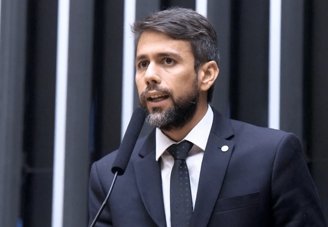 Federação PP-União Brasil apoia PEC do 5×2 hoje na Câmara