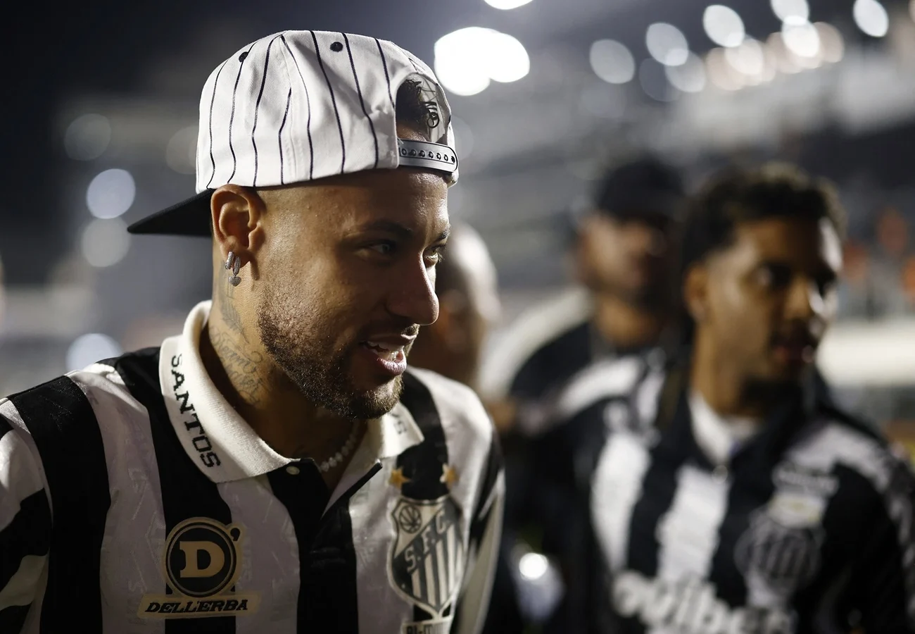 Neymar já treina fora dos trabalhos de bola na seleção brasileira