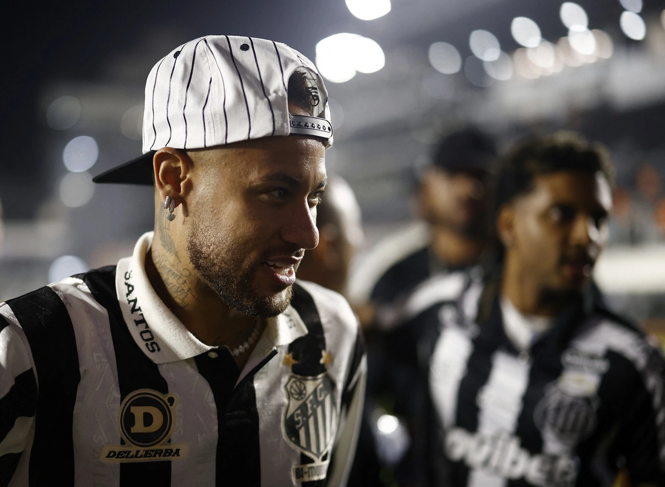 Neymar já treina fora dos trabalhos de bola na seleção brasileira