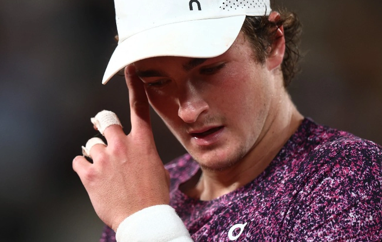 João Fonseca faz história em Paris e continua sonhando com o título: conquistando vitórias impressionantes em Roland Garros