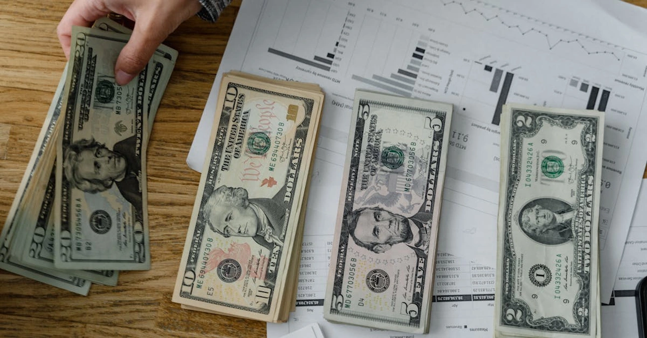 Senado aprova piso salarial de R$ 5.130 para professores agora, com inflação em conta