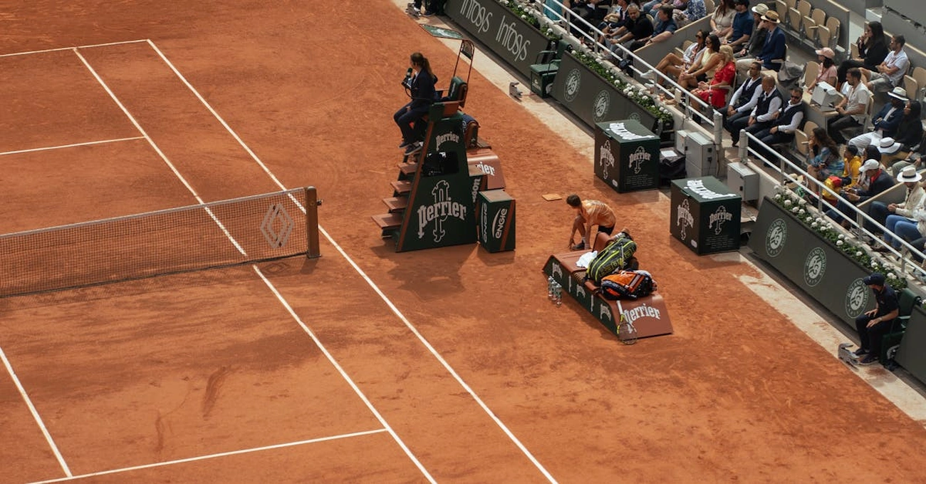 Sinner defende título em Roland Garros hoje na Philippe Chatrier contra forte rival